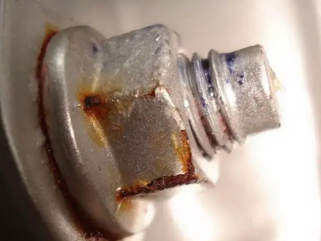 不銹鋼螺栓腐蝕生銹如何處理？